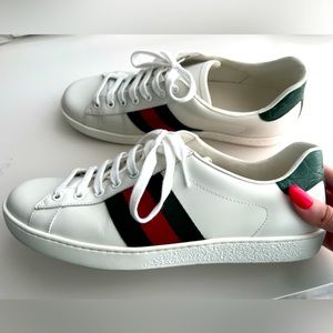 Men’s GUCCI sneakers!